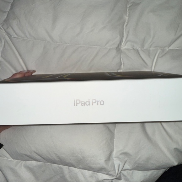 iPad Pro new - Picture 2 of 3
